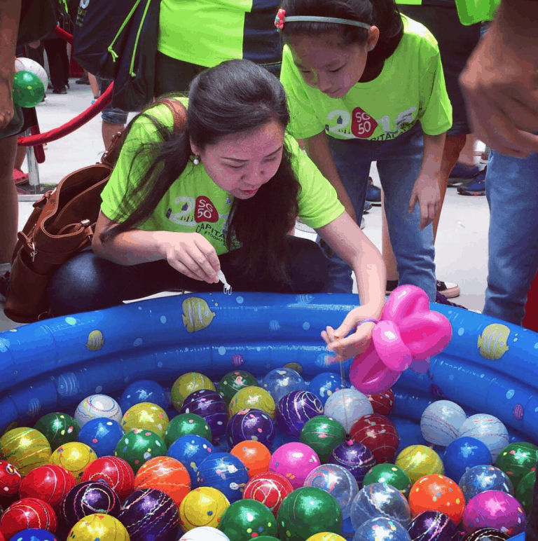 Water yoyo ball game stall Carnival World