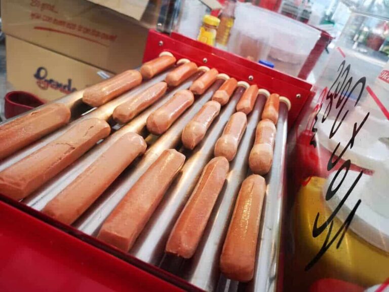Hotdog bun live station