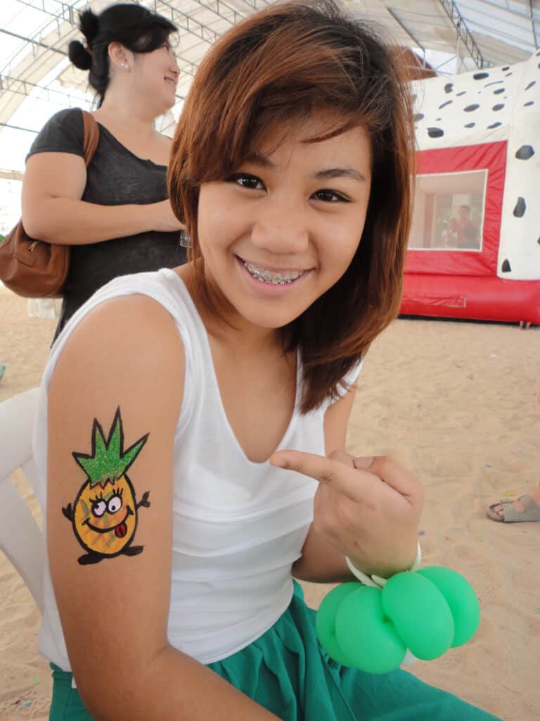 FacePaintingforeventSingapore Carnival World