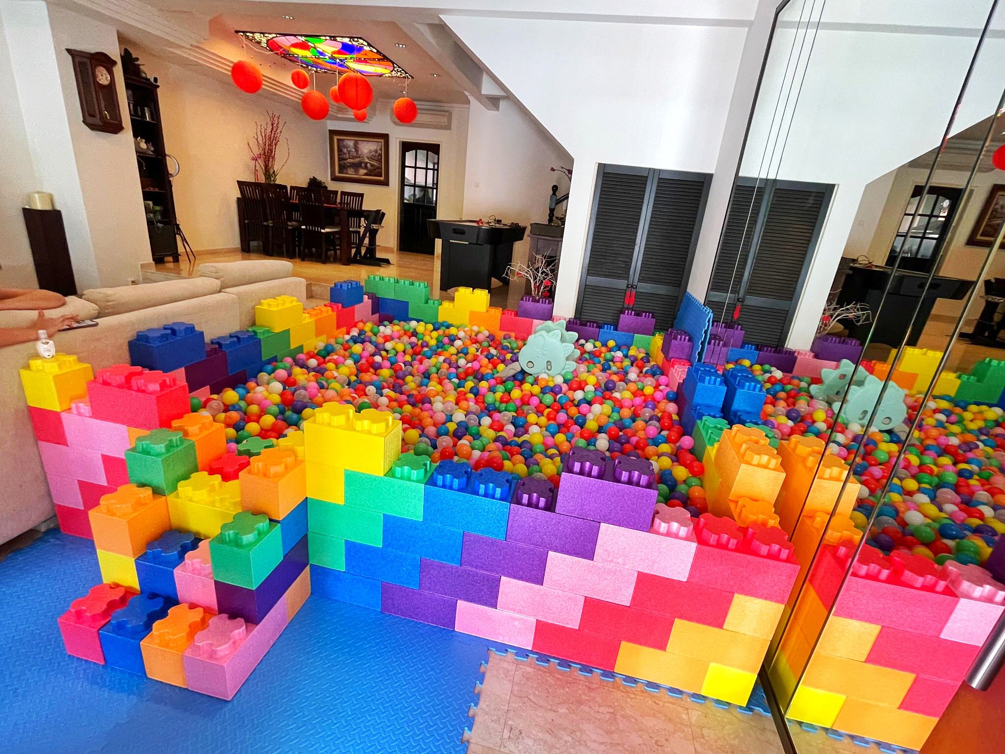 Giant sales lego ball