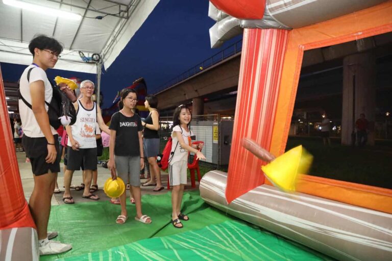 Axe-Throw-Inflatable-for-event