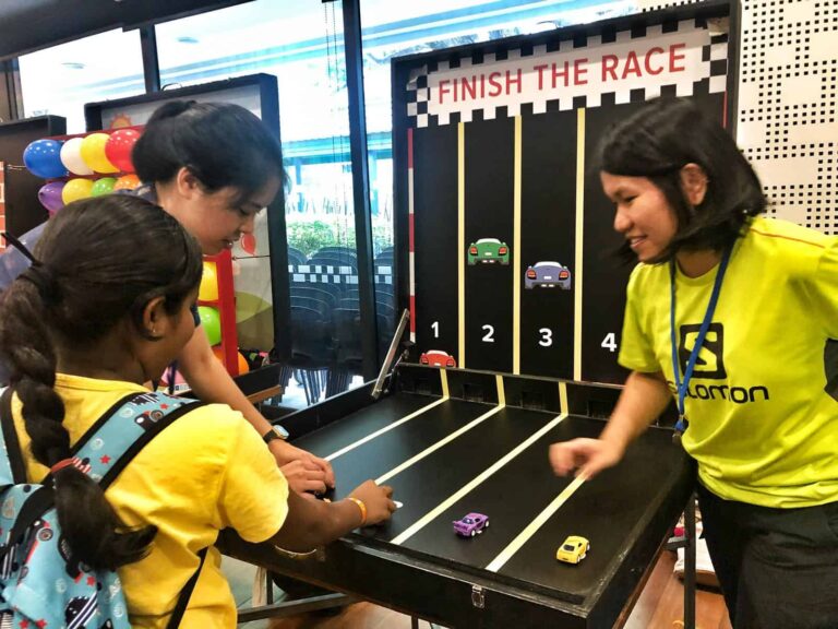 Finish-the-race-table-box-game