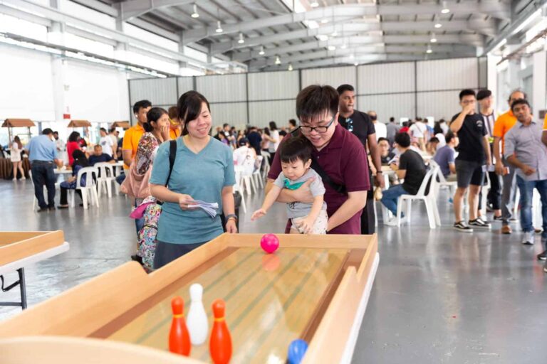 Fun-Fair-Game-Booth-Bowling-Game-For-Rent