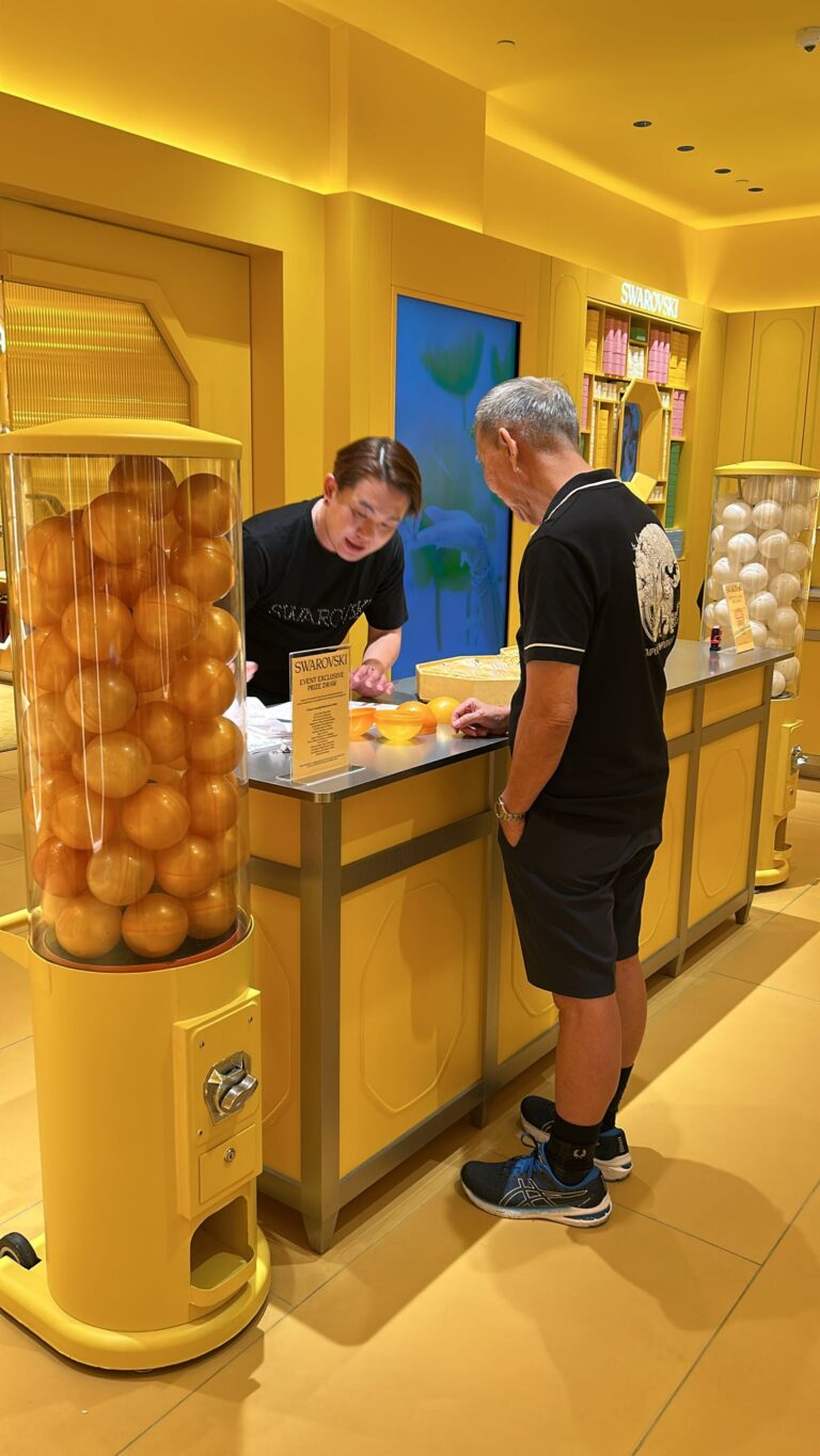 Large Gashapon Machine Rental