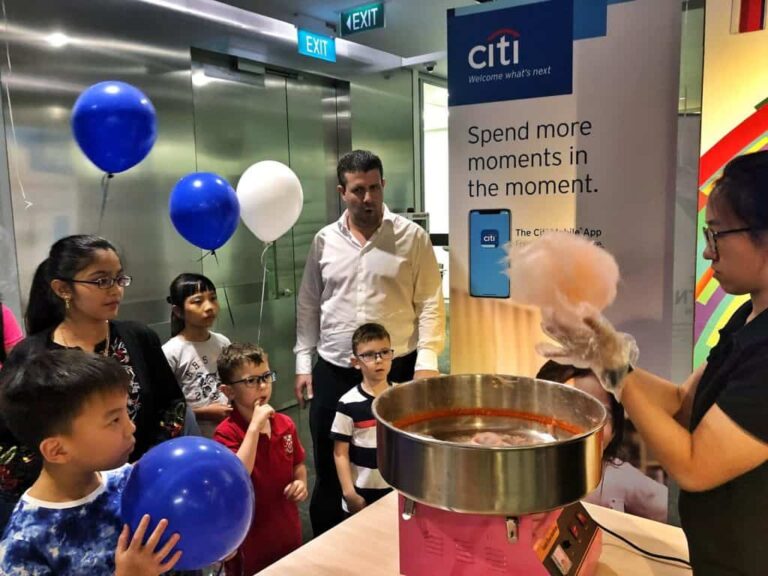 Live-Food-Station-Candy-Floss-For-Corporate-Event-1024x768
