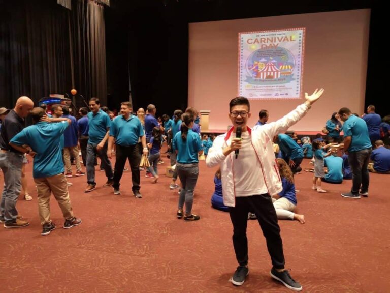 Professional-Emcee-Hosting-1024x768