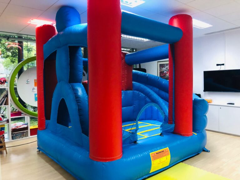 Fun Zone Bouncy Castle (1)