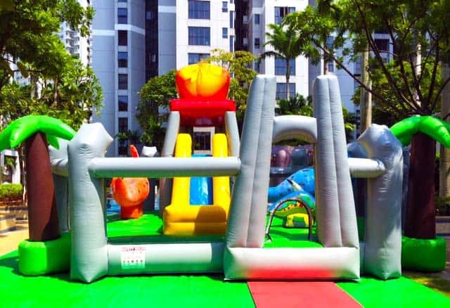 Jurassic-Parkland-Bouncy-Castle-Rental (1)