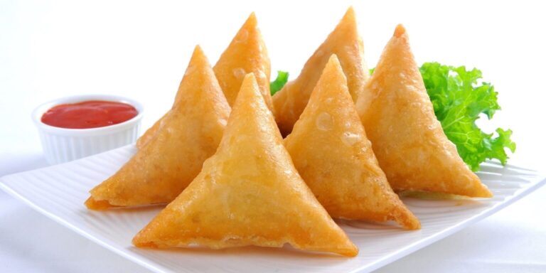 Potato Samosa Live Station Singapore (1)