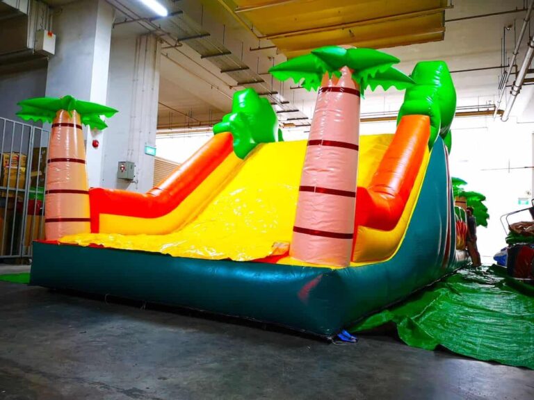 Safari-Inflatable-Slide