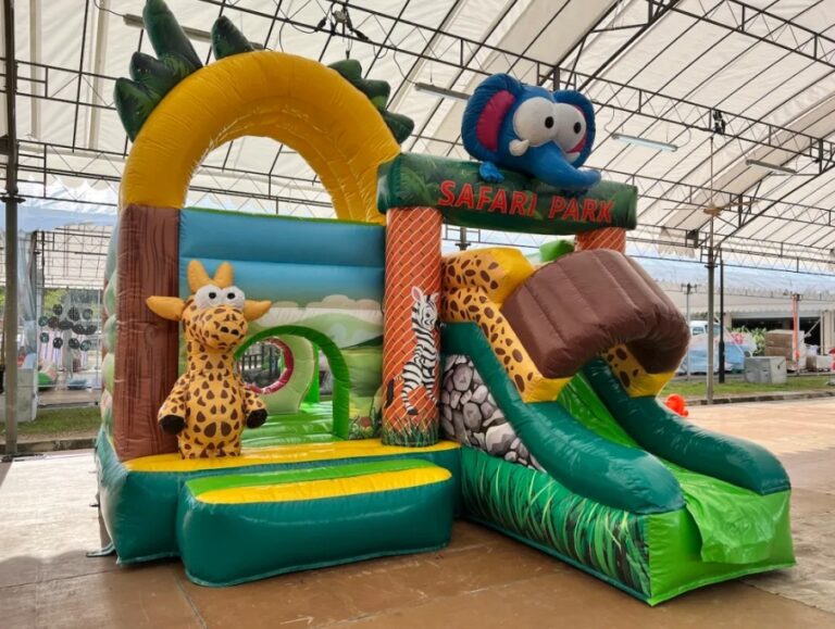 Safari Park Bouncy Castle (1)