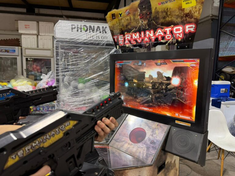 Terminator Shooting Arcade Machine